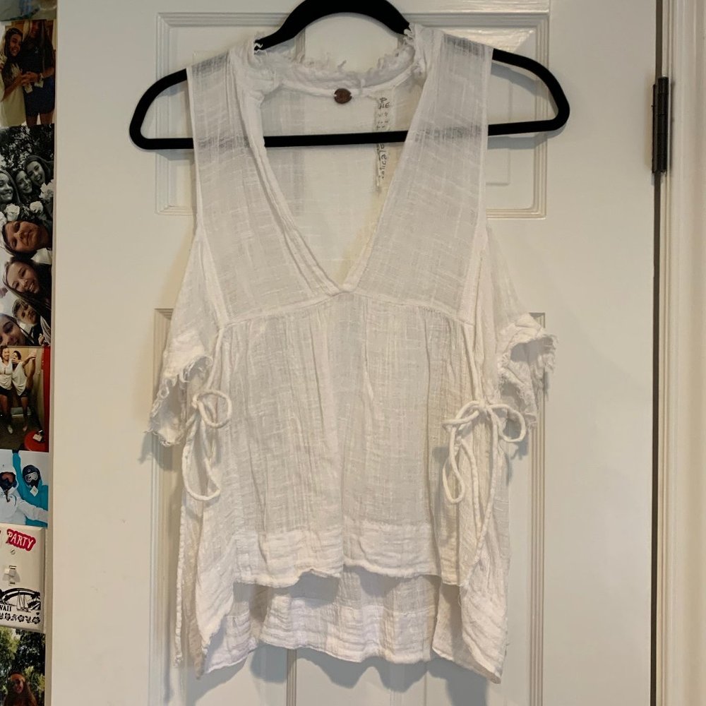 FREE PEOPLE V-NECK OPEN SHOULDER TOP